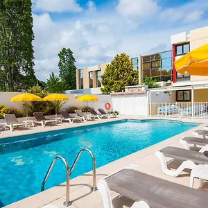 Ibis Styles Cap 3000 Aeroport Отель